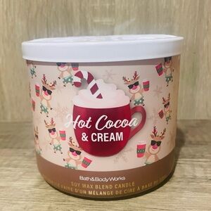 NEW BATH & BODY WORKS Hot Cocoa & Cream 3 Wick Candle